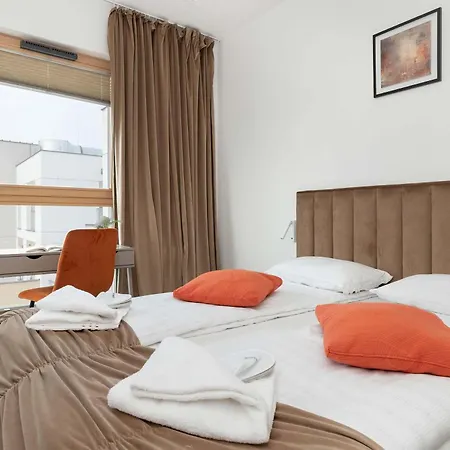 Modern And Elegant Filarskiego In With Air Conditioning & Parking And Gym By Renters Prestige Apartman *