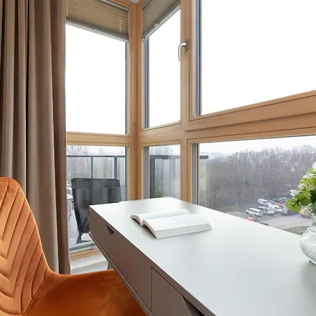 Modern And Elegant Filarskiego In With Air Conditioning & Parking And Gym By Renters Prestige Apartmán