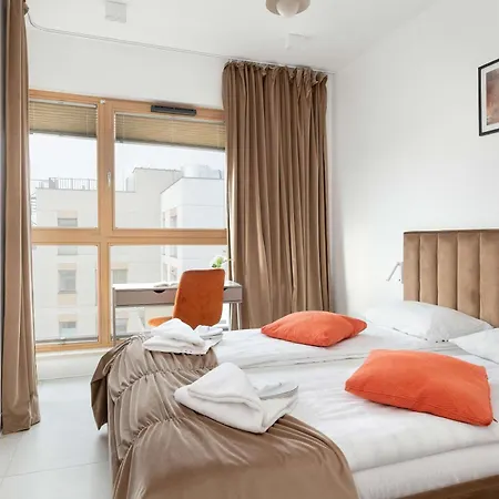 Modern And Elegant Filarskiego In With Air Conditioning & Parking And Gym By Renters Prestige