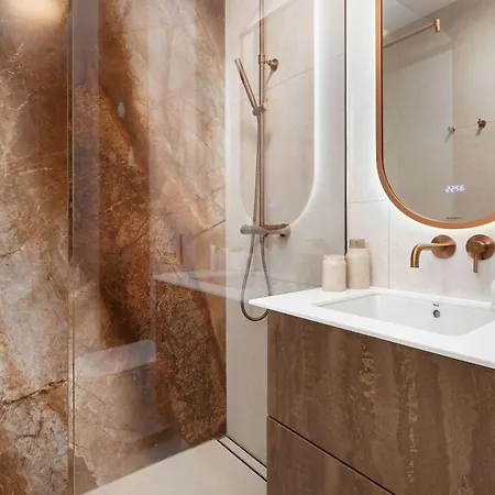 Modern And Elegant Filarskiego In With Air Conditioning & Parking And Gym By Renters Prestige Apartman *