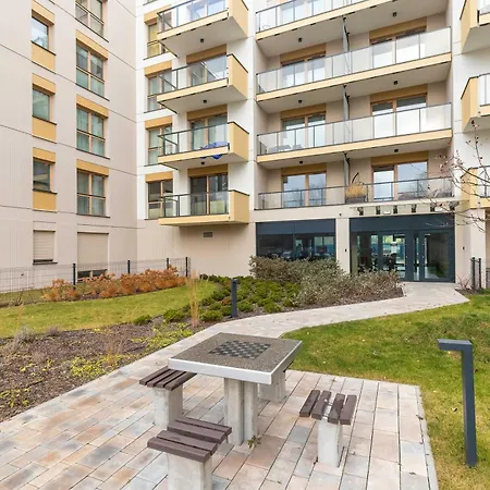 Modern And Elegant Filarskiego In With Air Conditioning & Parking And Gym By Renters Prestige 아파트
