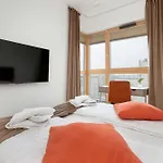 Apartment Modern And Elegant Filarskiego In With Air Conditioning & Parking And Gym By Renters Prestige