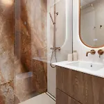 Modern And Elegant Filarskiego In With Air Conditioning & Parking And Gym By Renters Prestige Apartment *
