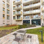 Modern And Elegant Filarskiego In With Air Conditioning & Parking And Gym By Renters Prestige Apartment
