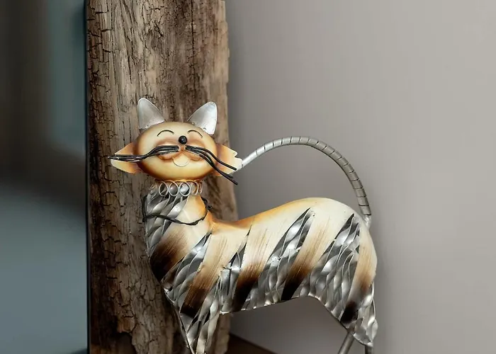 Modern And Elegant Filarskiego In With Air Conditioning & Parking And Gym By Renters Prestige Daire